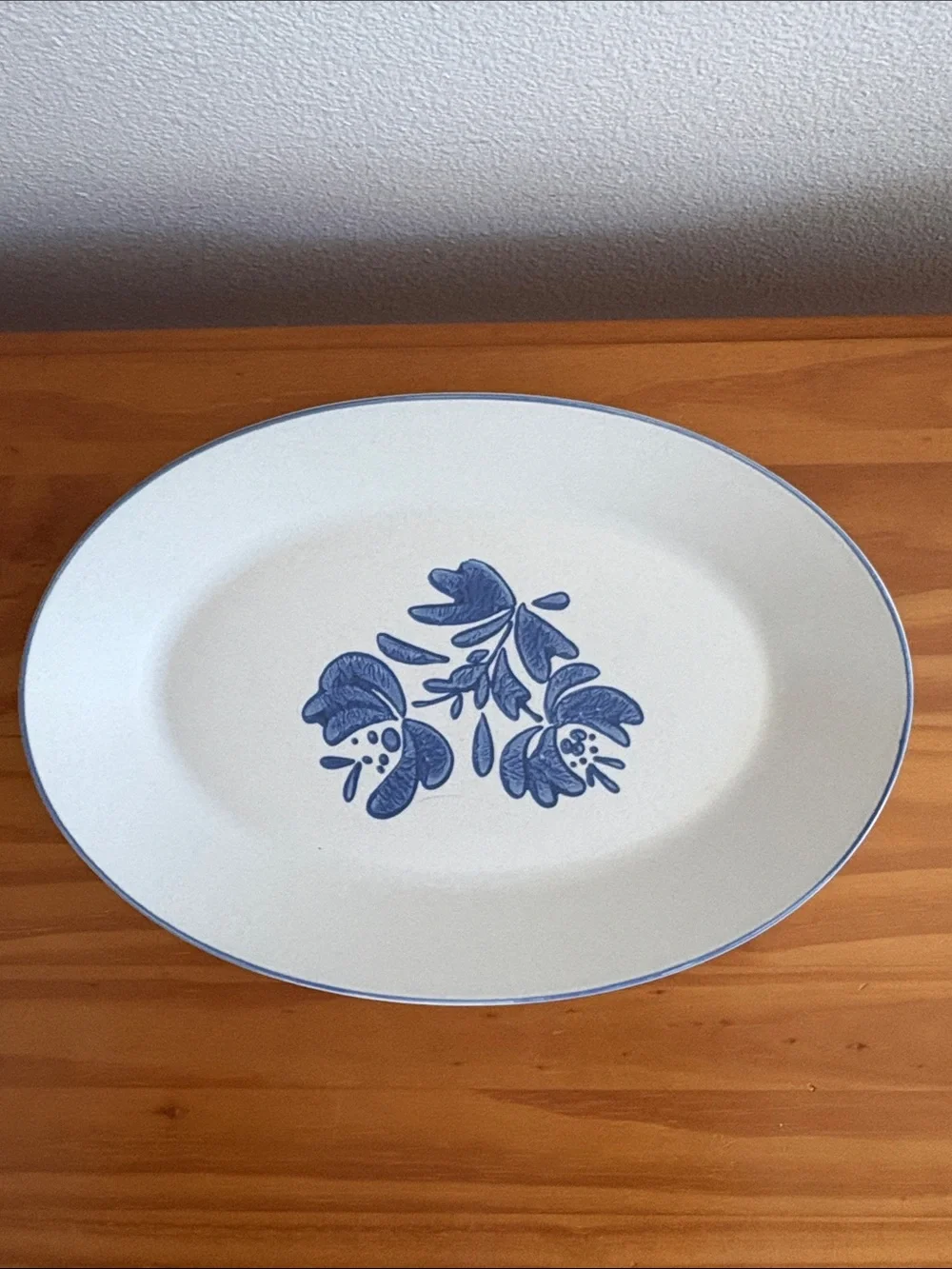 Vintage Pfaltzgraff White Oval Yorktown Stoneware Serving Platter 12”